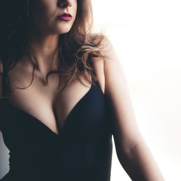 lady-in-black-top