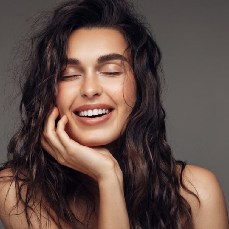 woman-with-wavy-hair